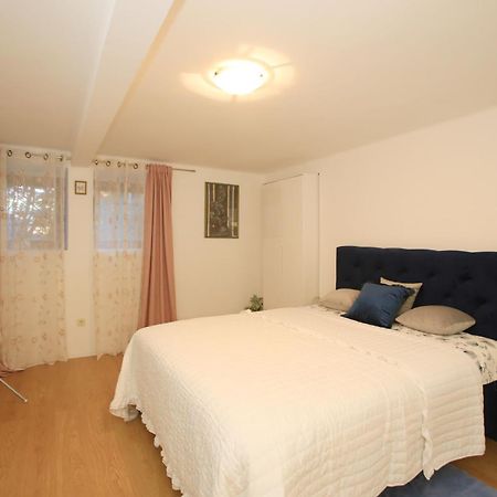 Bamboo Oasis Apartment With Terrace In The Garden And Free Parking, 里耶卡 外观 照片