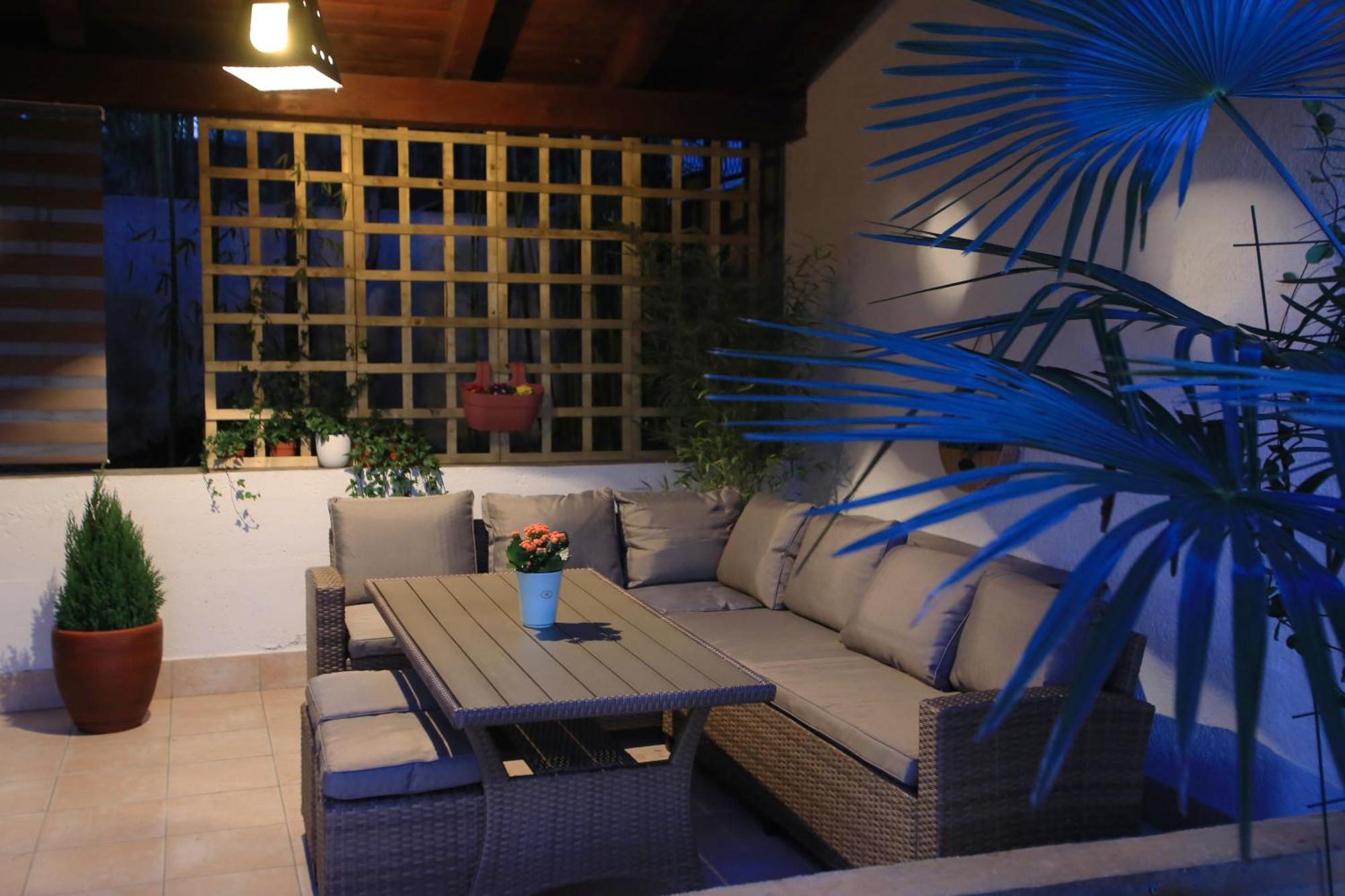 Bamboo Oasis Apartment With Terrace In The Garden And Free Parking, 里耶卡 外观 照片